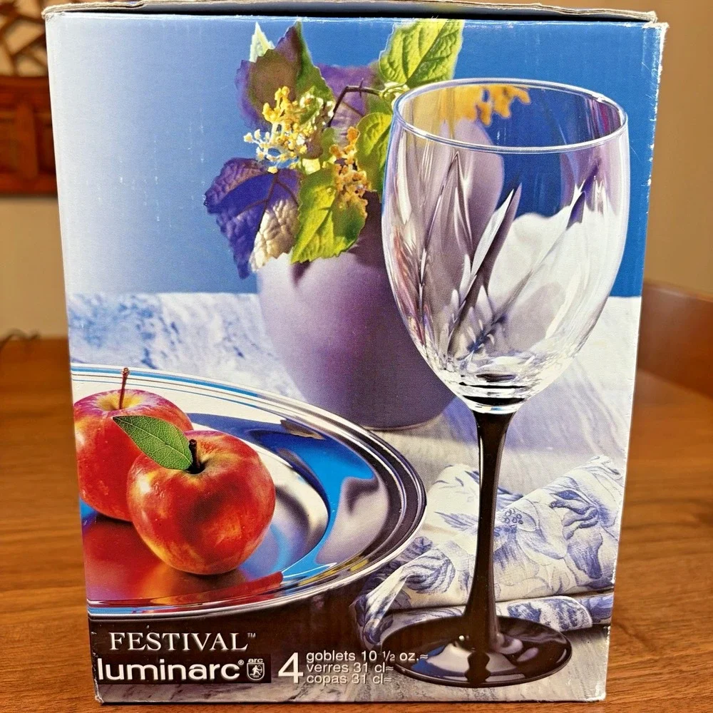 4 VTG Luminarc Black Stem Wine Glasses Festival 10.5 oz Goblets Clear Swirl Goth
